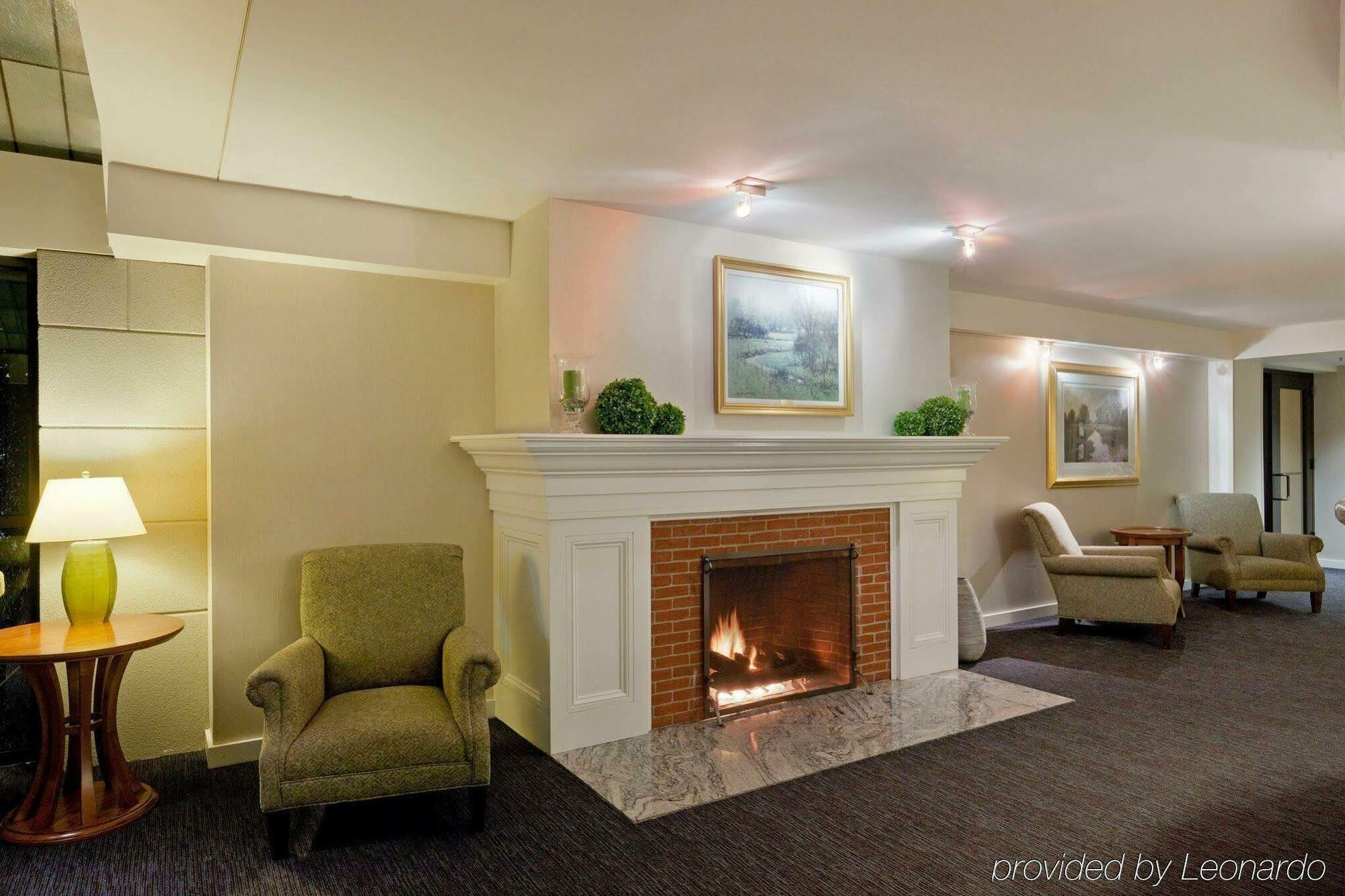 Holiday Inn Express Boston-Waltham, An Ihg Hotel Interior photo